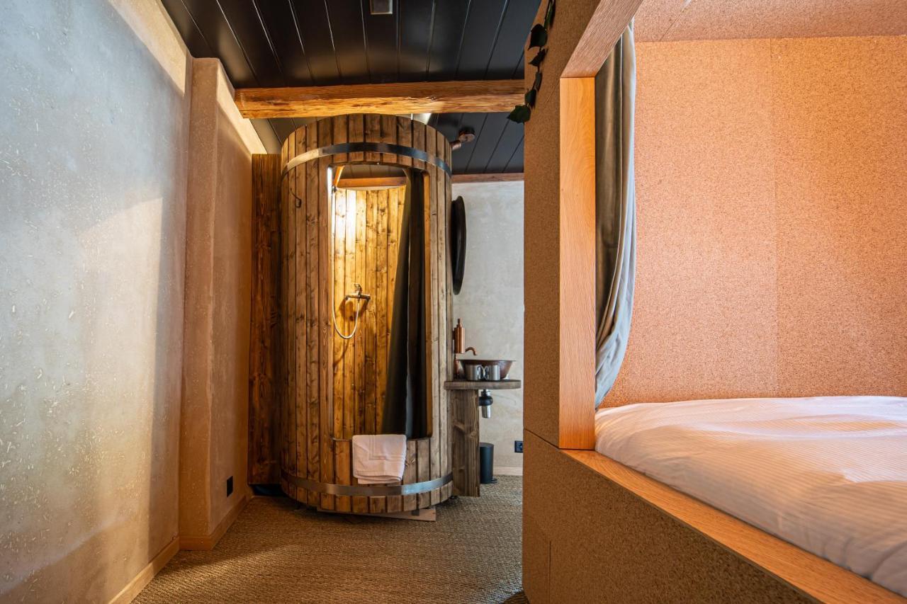 Peanut Medieval Lodge 圣乌塞恩 外观 照片