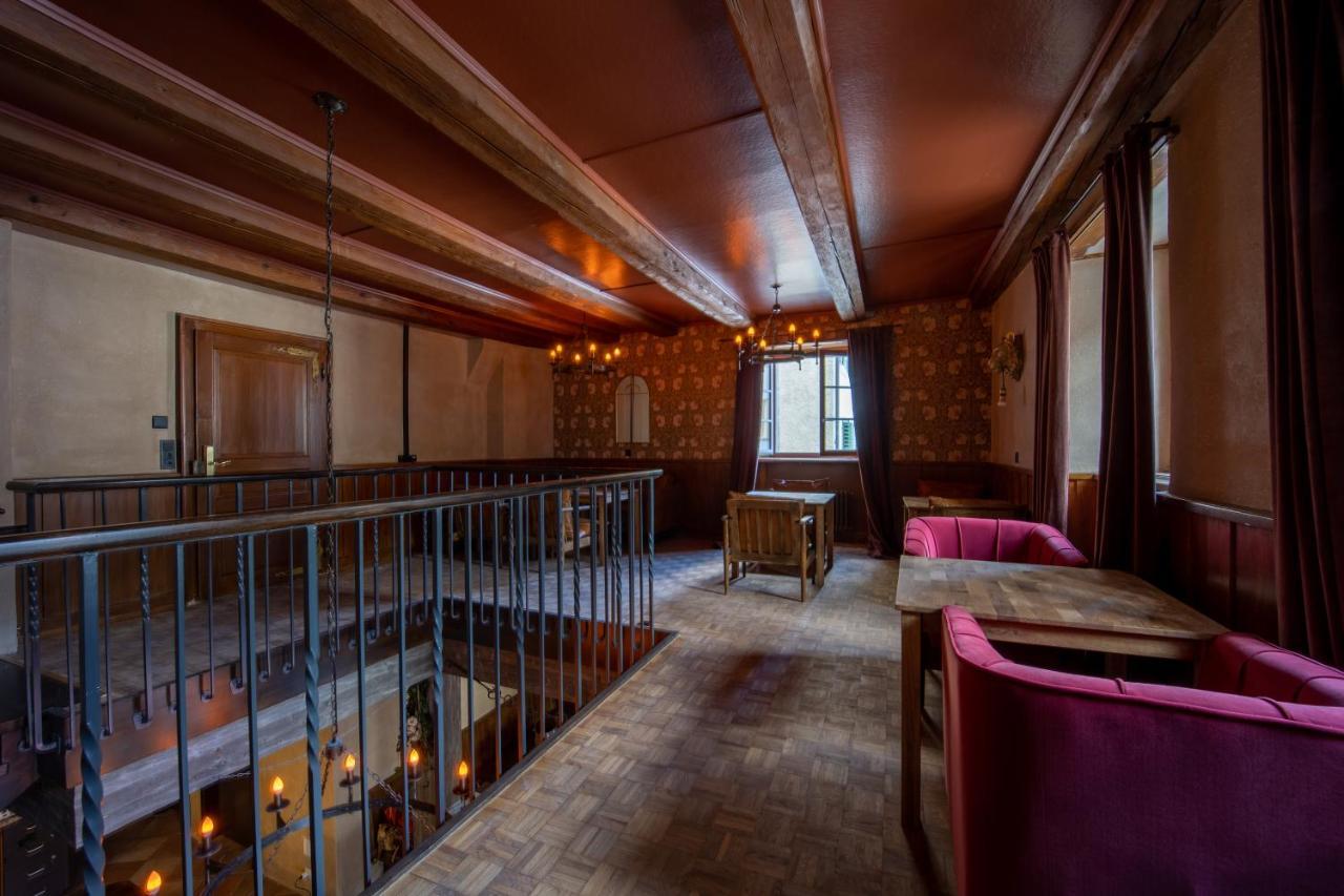Peanut Medieval Lodge 圣乌塞恩 外观 照片