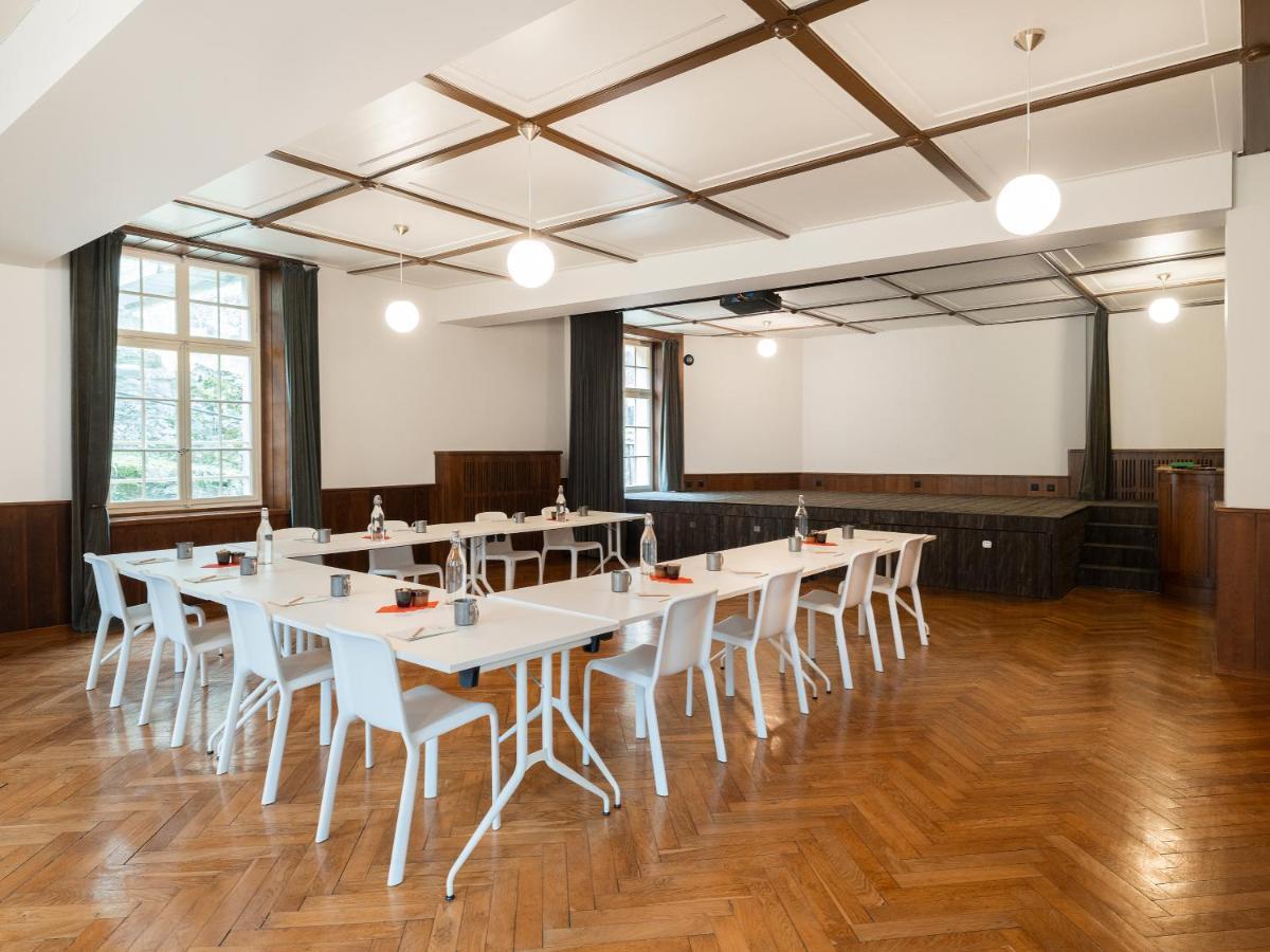 Peanut Medieval Lodge 圣乌塞恩 外观 照片