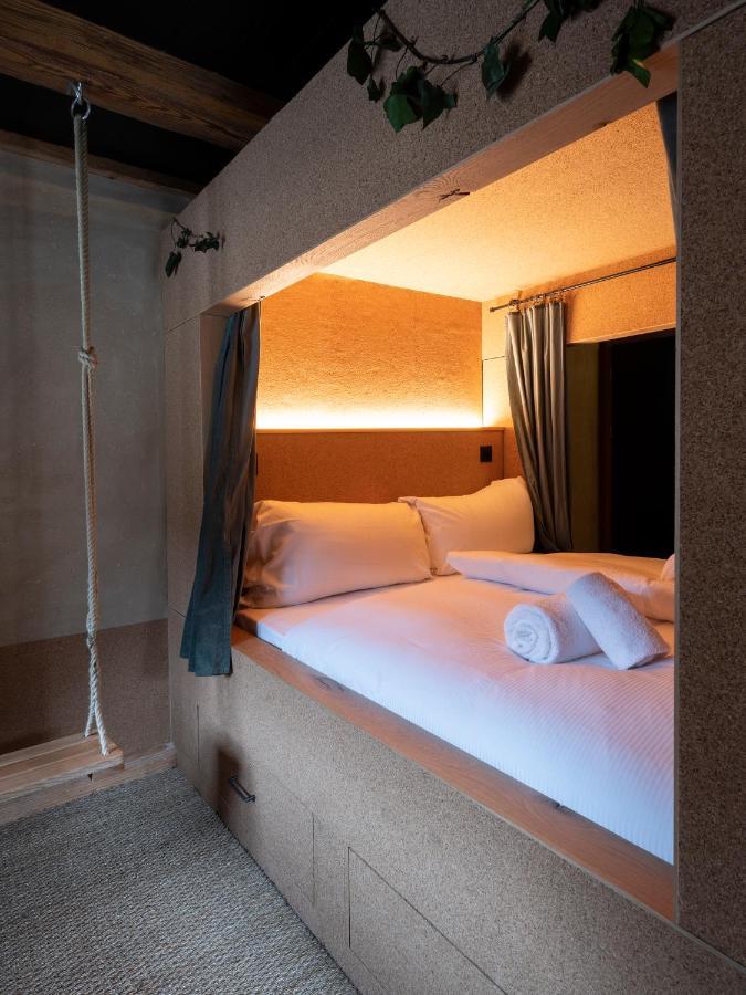 Peanut Medieval Lodge 圣乌塞恩 外观 照片