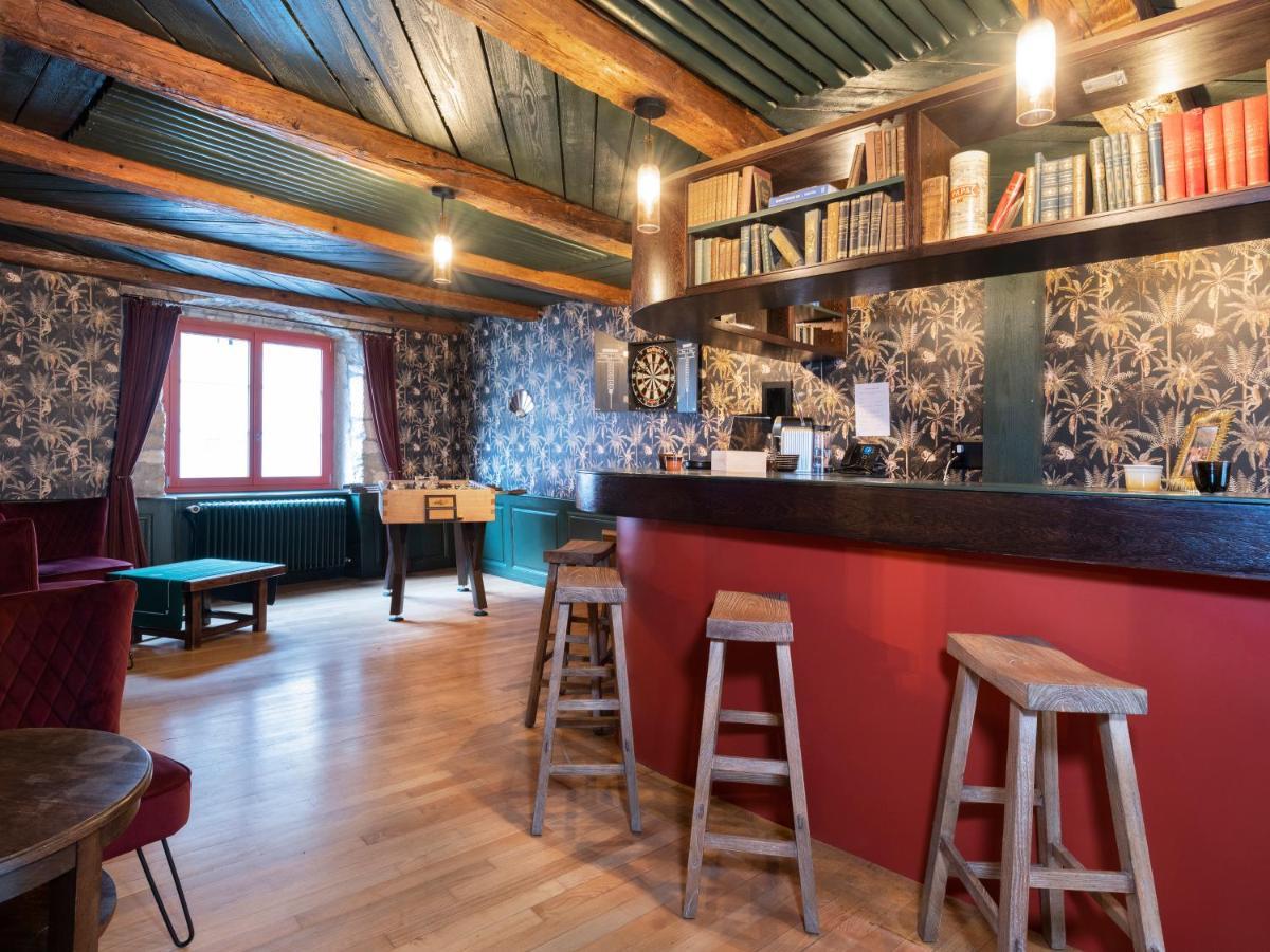Peanut Medieval Lodge 圣乌塞恩 外观 照片